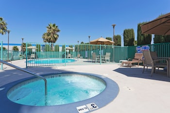 Holiday Inn Express Bakersfield By Ihg,Death Valley>>Bakersfield,3 star