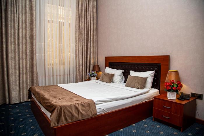 du port hotel