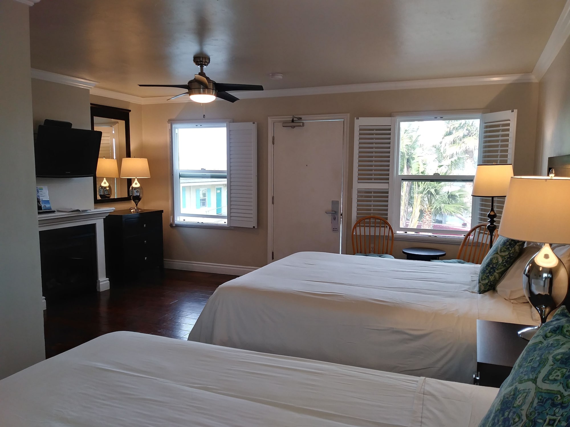 beach bungalow inn and suites