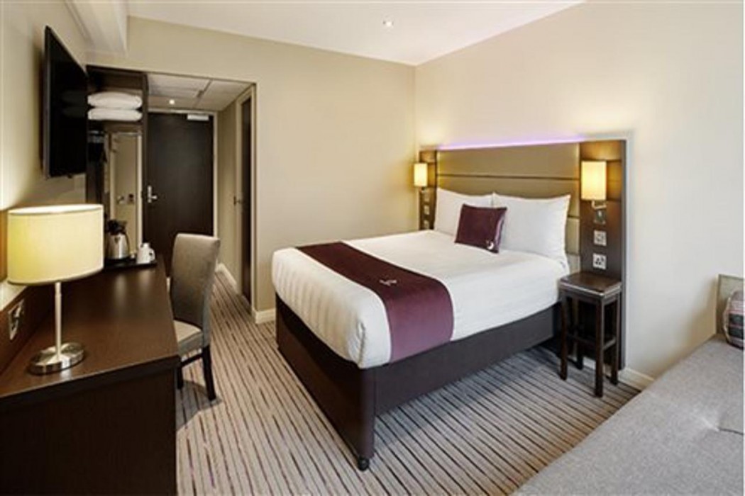 premier inn london gatwick south