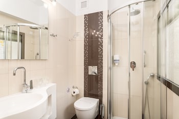 hydrele beach hotel