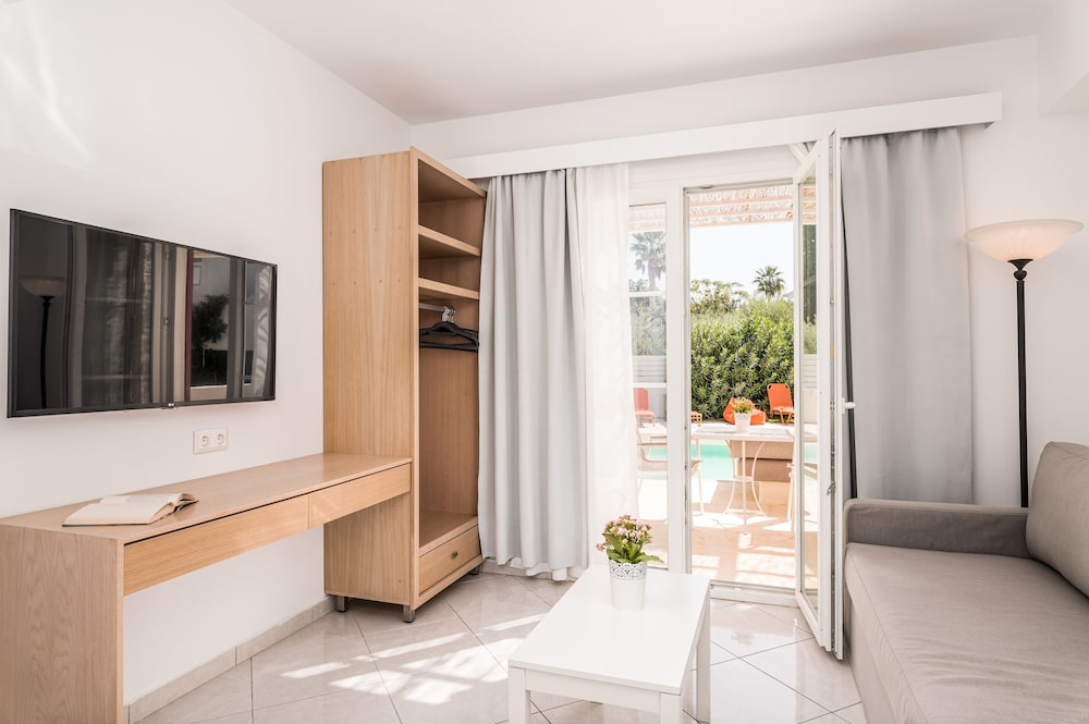 hydrele beach hotel