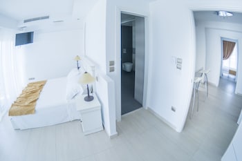 hydrele beach hotel