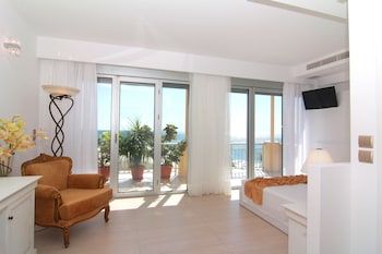hydrele beach hotel