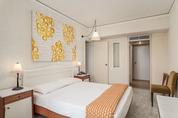 hydrele beach hotel