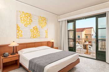 hydrele beach hotel
