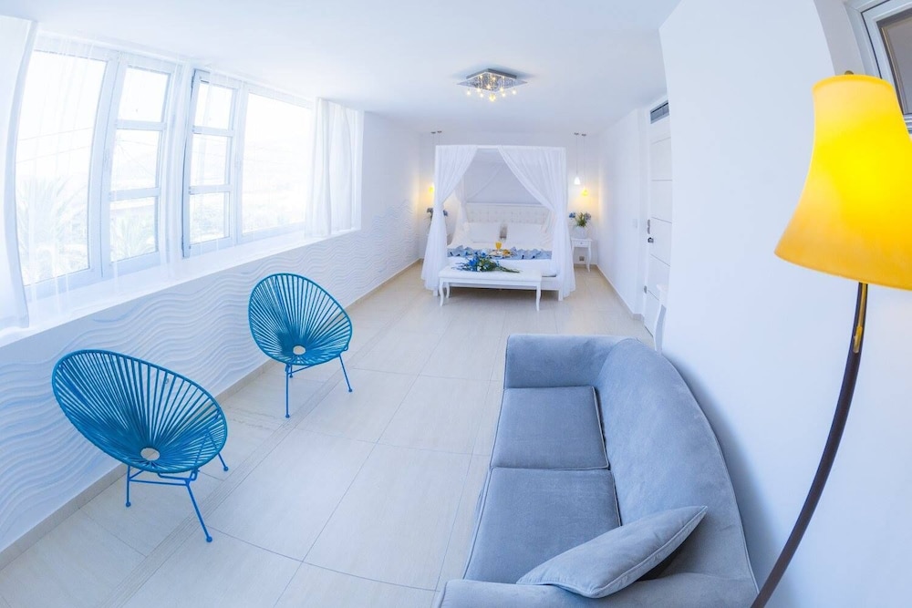 hydrele beach hotel