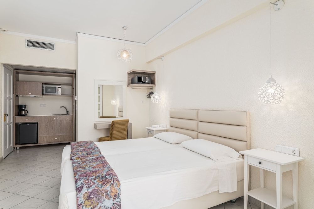 hydrele beach hotel
