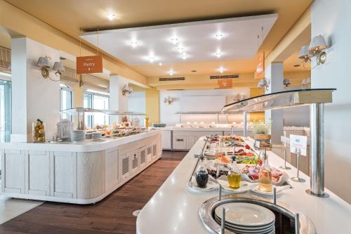 hydrele beach hotel