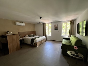 Sous Les Platanes,,0 star