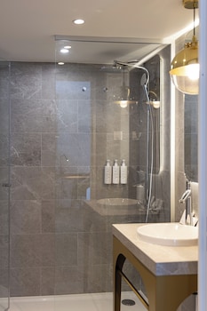 kyriad prestige asnieres sur seine