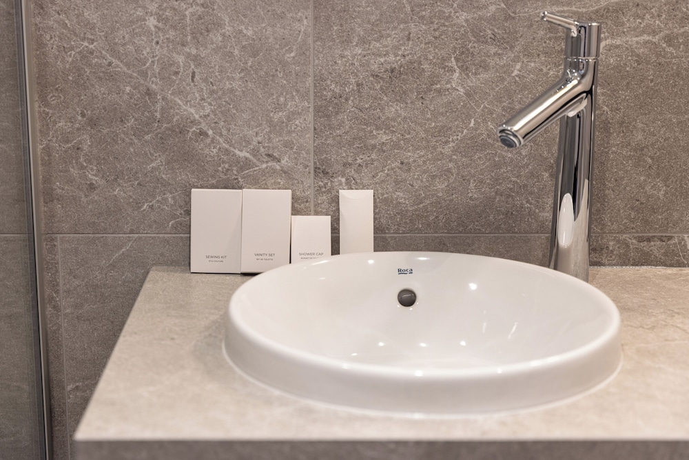 kyriad prestige asnieres sur seine