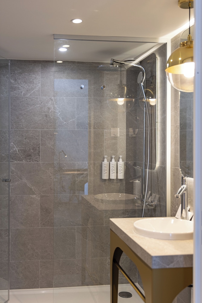 kyriad prestige asnieres sur seine