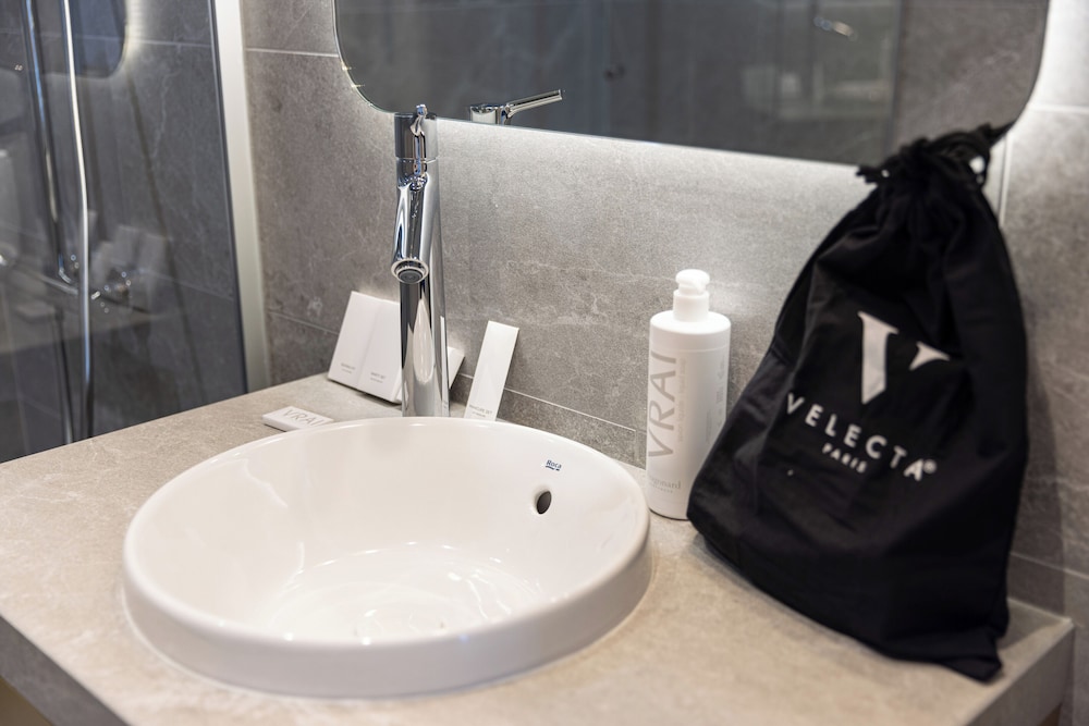 kyriad prestige asnieres sur seine