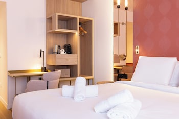 kyriad prestige asnieres sur seine