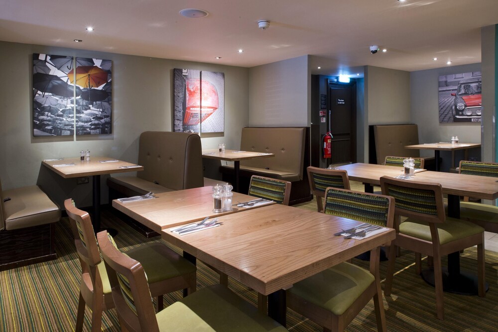 premier inn london edgware