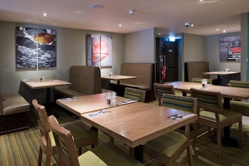 premier inn london edgware