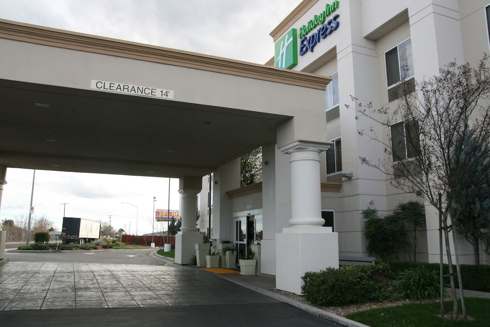 holiday inn express stockton southeast by ihg