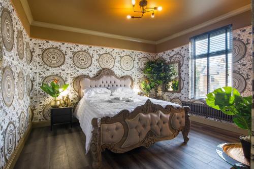 Luxury Versace 1 Bed, Hot Tub, Pool Table, Sky Tv,55 Coopers Lane,4 star