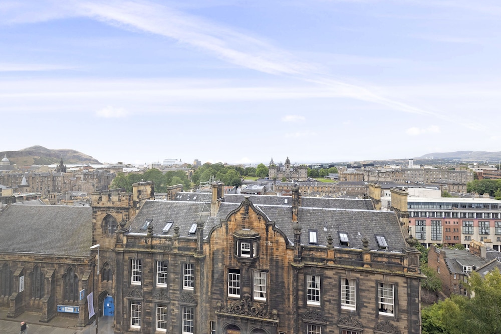 joivy charming 2 bed flat near edinburgh castle