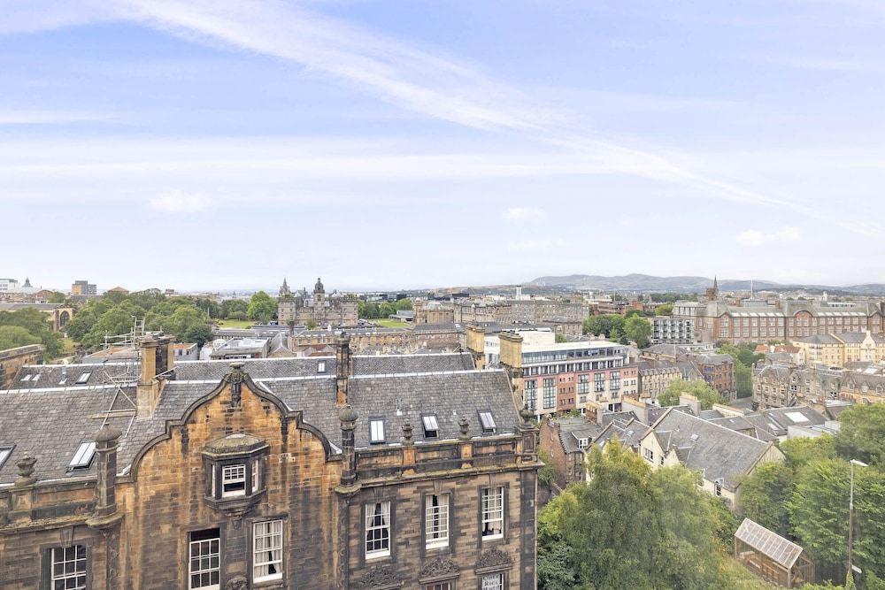 joivy charming 2 bed flat near edinburgh castle