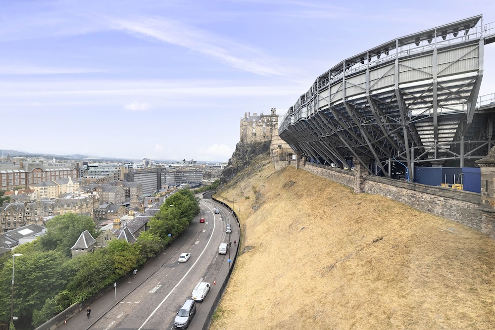 joivy charming 2 bed flat near edinburgh castle