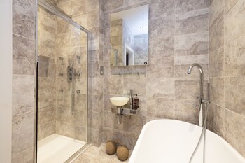 joivy charming 2 bed flat near edinburgh castle