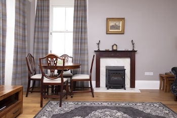 joivy charming 2 bed flat near edinburgh castle