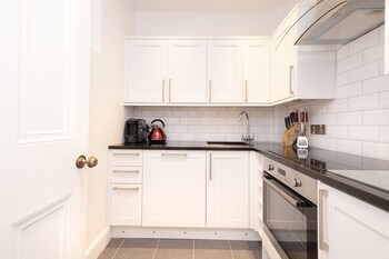 joivy charming 2 bed flat near edinburgh castle