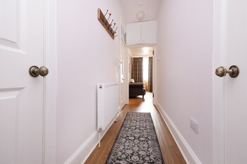 joivy charming 2 bed flat near edinburgh castle