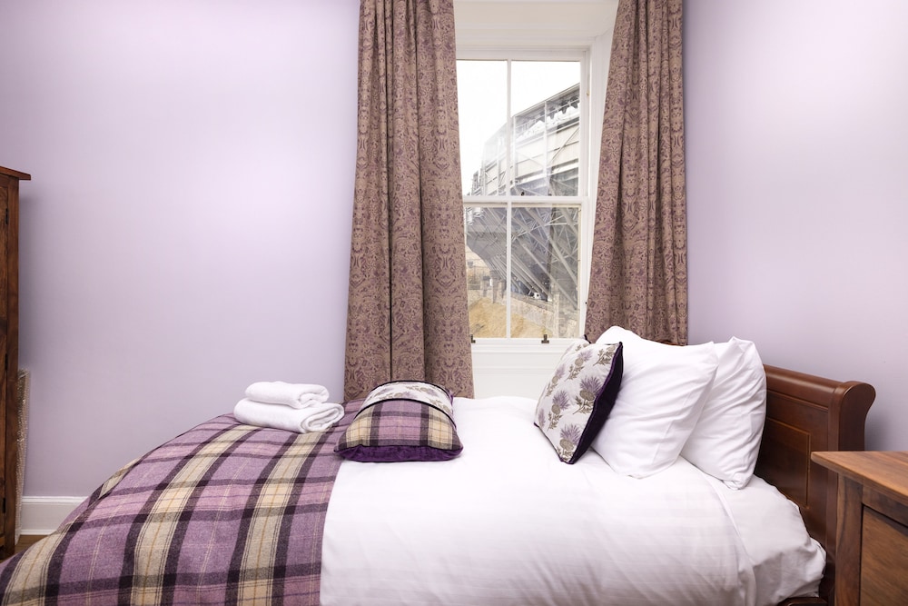 joivy charming 2 bed flat near edinburgh castle
