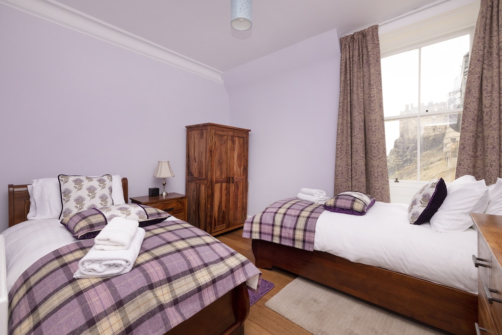 joivy charming 2 bed flat near edinburgh castle