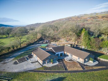 the sleeping giant pen y cae inn