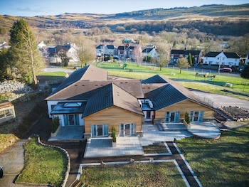 the sleeping giant pen y cae inn