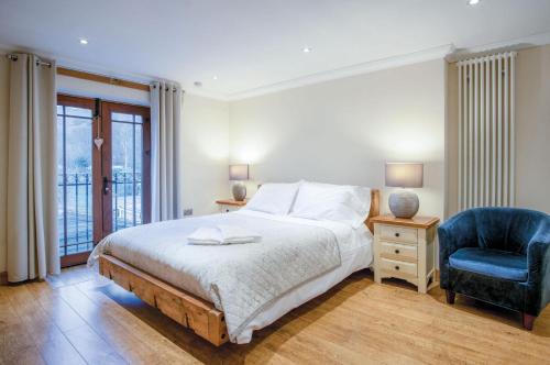 the sleeping giant pen y cae inn