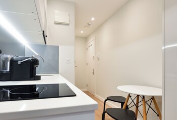 regents serviced apartments by concept apartments