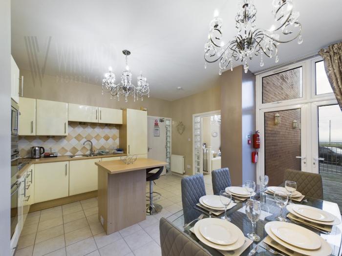 the beach house luxury apartments
