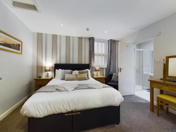 the beach house luxury apartments