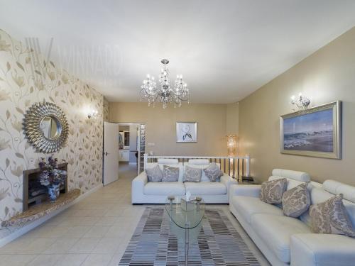 The Beach House, Luxury Apartments,,4 star