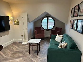 Thehillbrooksherborne,,3 star