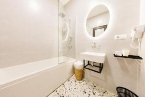 doors hotel