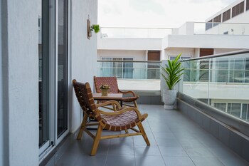 chic and stylish 2 bedroom apartment