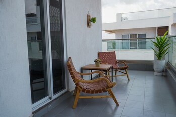 chic and stylish 2 bedroom apartment
