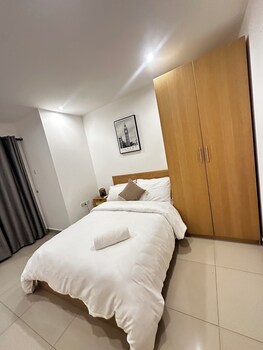 chic and stylish 2 bedroom apartment