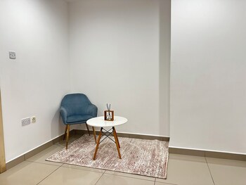 chic and stylish 2 bedroom apartment