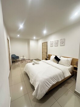 chic and stylish 2 bedroom apartment
