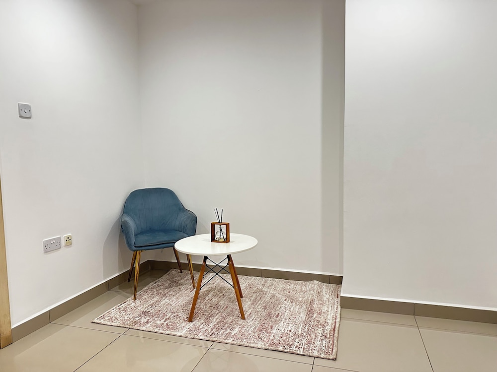 chic and stylish 2 bedroom apartment