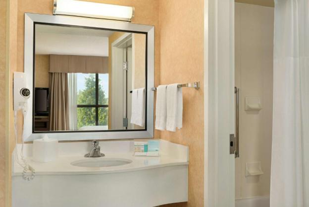 hampton inn and suites by hilton langley surrey
