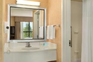 hampton inn and suites by hilton langley surrey