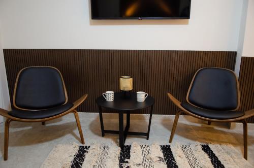 leone suites
